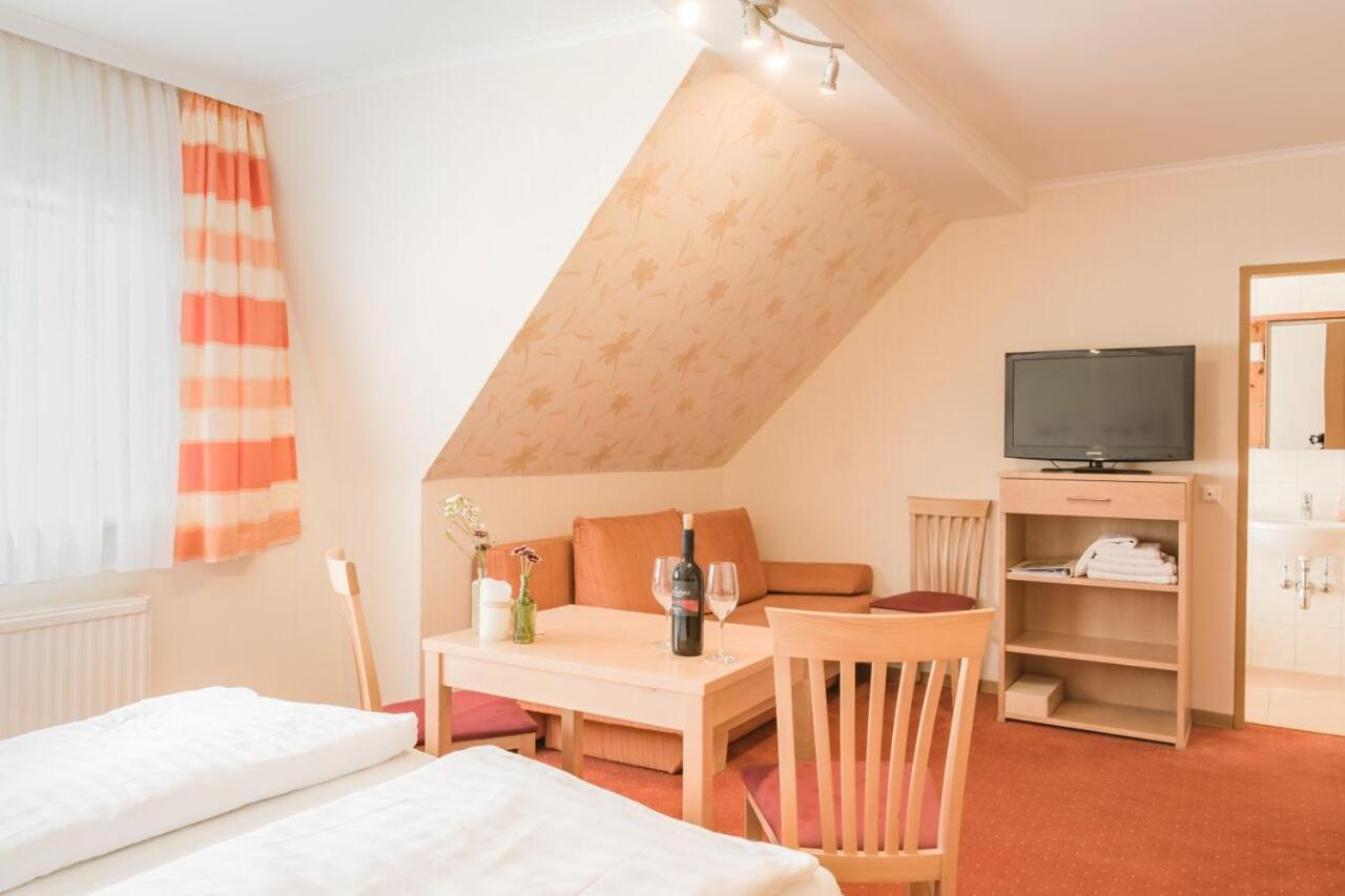Haus Kranixfeld-Fischl Hotel Mörbisch am See Buitenkant foto